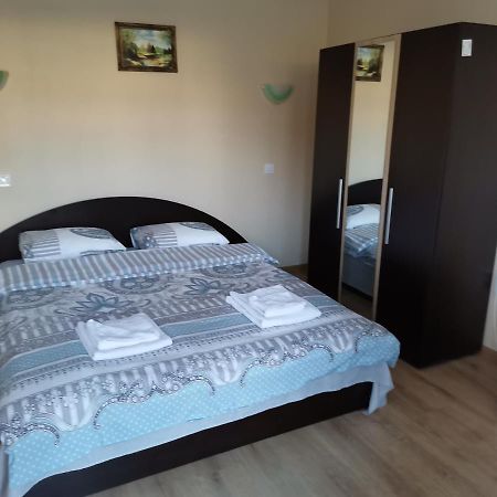Guest Rooms Mihaylovi Pavel Banya Eksteriør billede